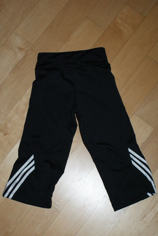 Schwarze Sporthose Adidas Gr.104