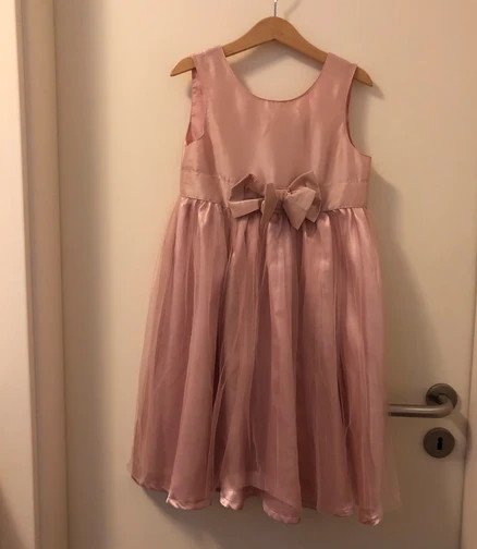 Tolles Kleid altrosa Gr.128 Schleife glänzend chic