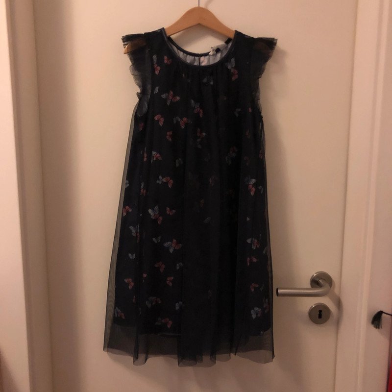 Tolles Kleid 2 lagig Gr.134 Schmetterlinge