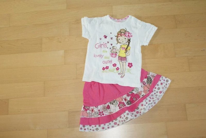 Süßes Set T-Shirt Glitzer und Rock 