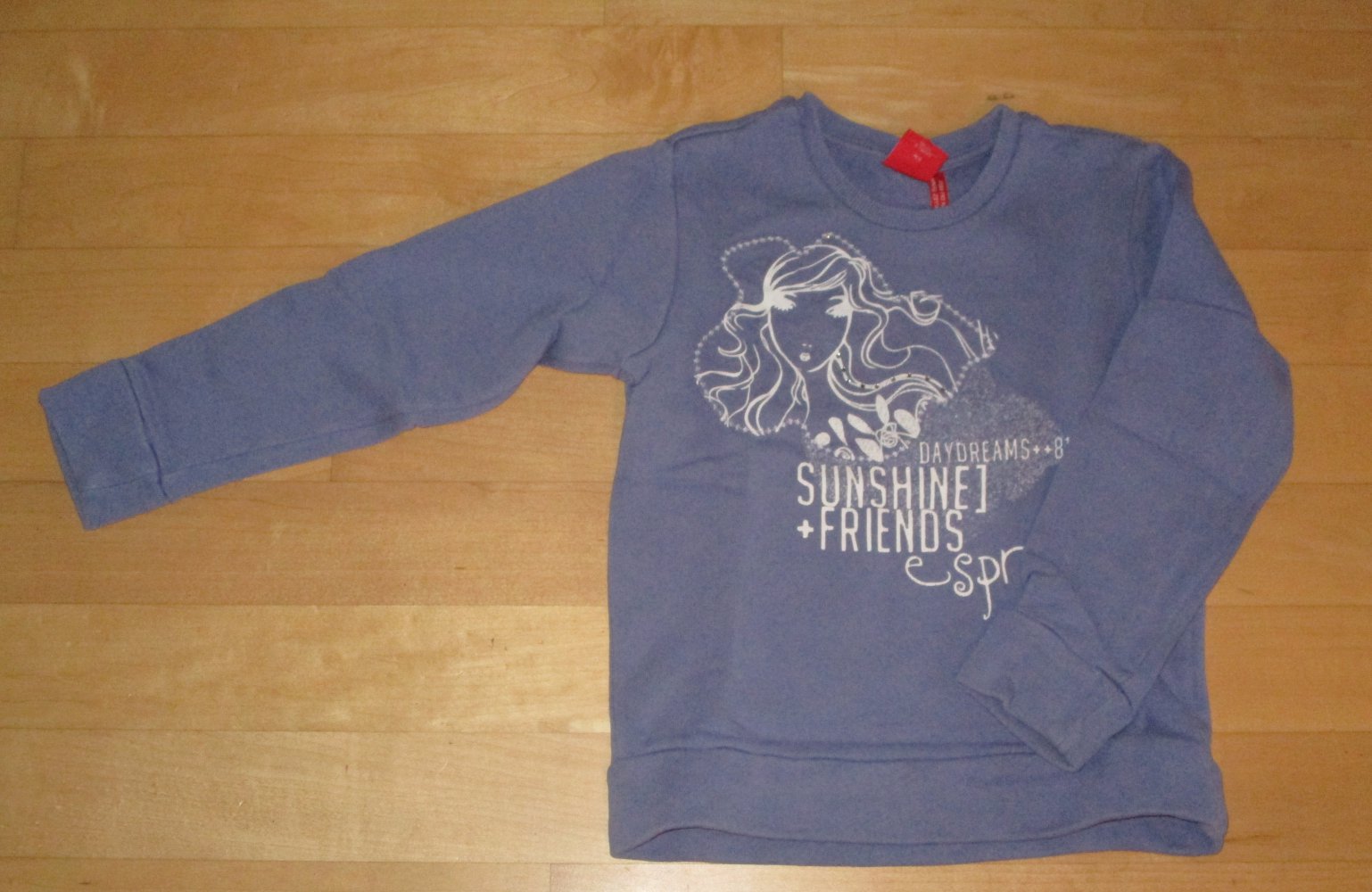 Tolles Sweat Shirt Gr.116/122 mit Steinchen