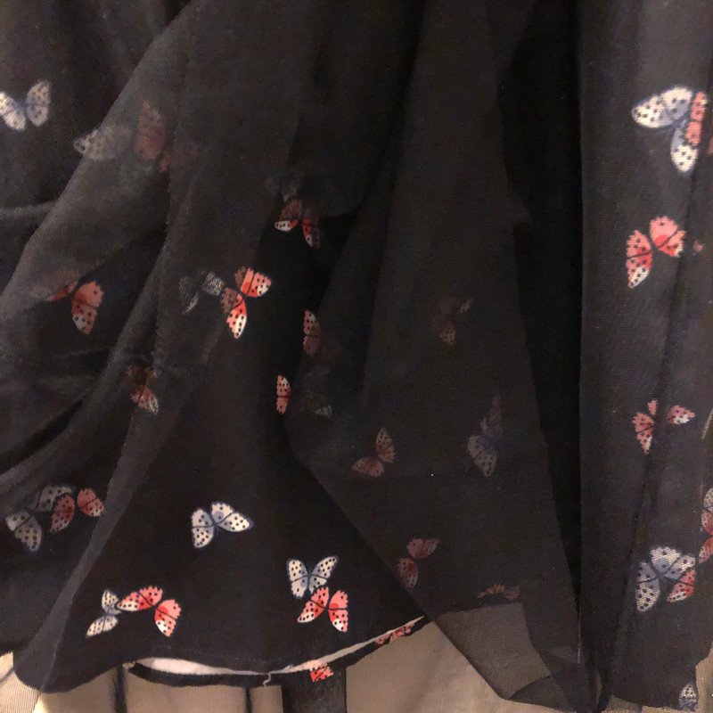 Tolles Kleid 2 lagig Gr.134 Schmetterlinge