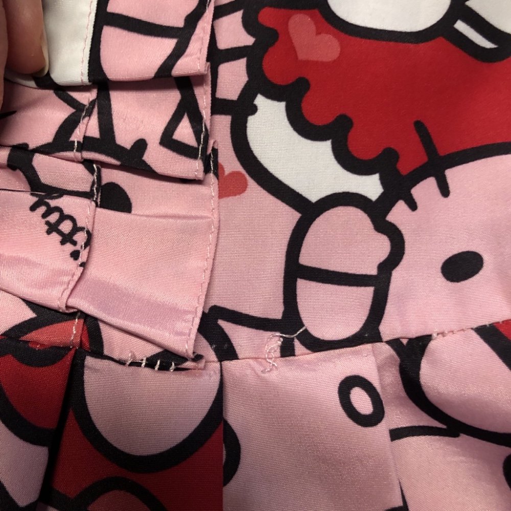 Kleid Hello Kitty chic glänzend Gr.128 H&M