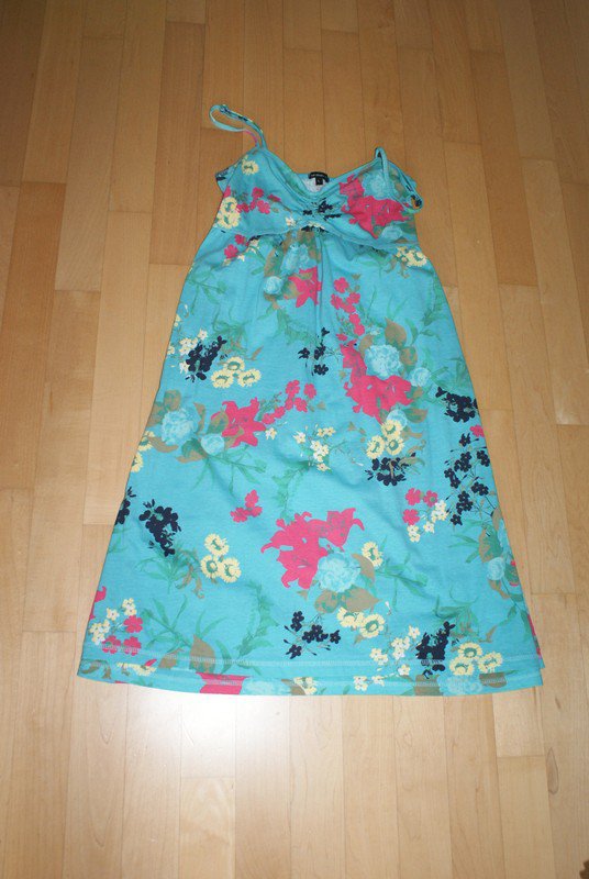 Tolles Kleid mit Blumen Gr.42