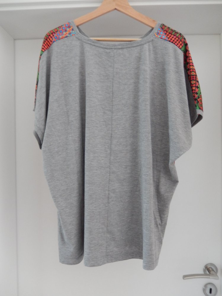 T-Shirt mit bedruckten Vorderteil