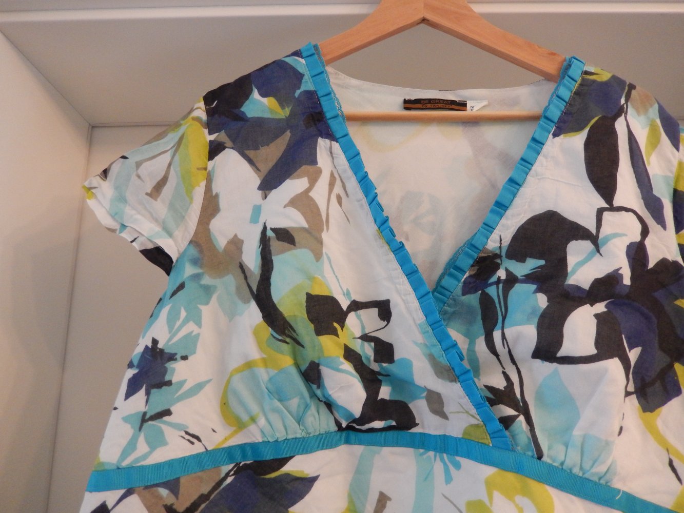 Bunt gemustertes Blusenshirt