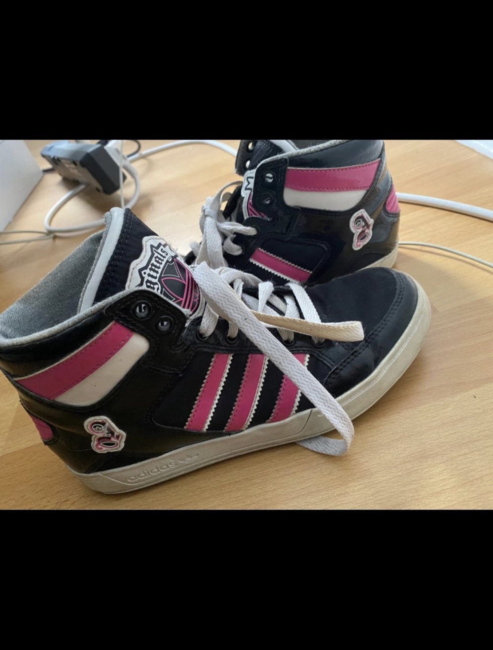 Adidas Originals schwarz pink