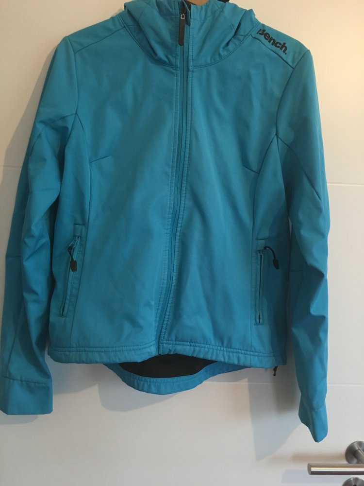 türkisfarbene Softshelljacke von Bench