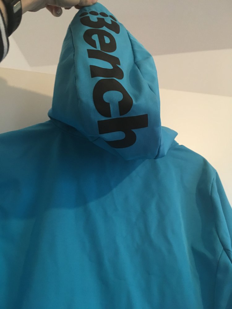 türkisfarbene Softshelljacke von Bench