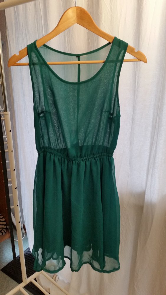 H M Grunes Kleid Kleiderkorb De