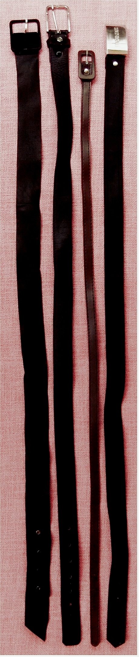 4 Damen-Gürtel - davon 2 x 90 cm und 2 x 85 cm Länge , 2 x Leder / 2 x Syntetik