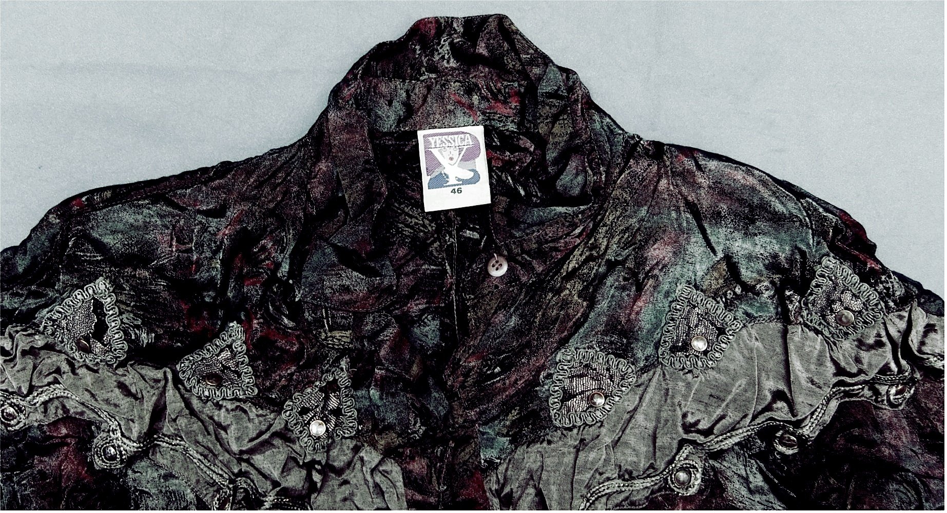 Kurzarm Knitterbluse / Falten-Bluse Yessica von C&A - Größe 46 - Dunkelbuntig mattglänzend