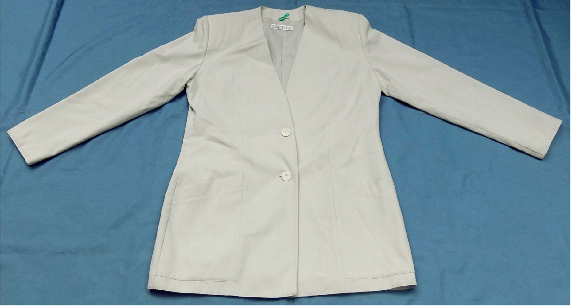 Damen Jacket / Jacke von cantus - Größe M - Im weißlich gräulich-grünlichen Stich