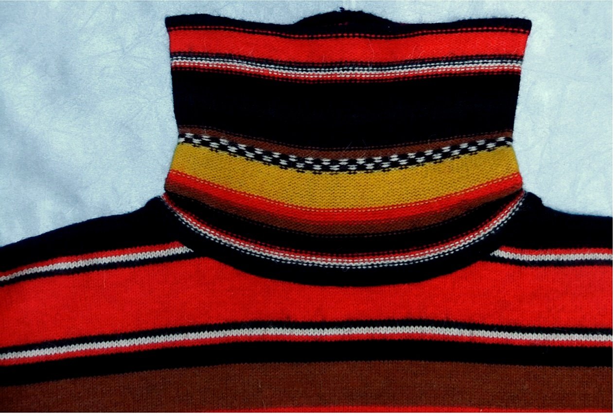 Rollkragen-Pullover bunt waagerecht gestreift - Größe 44/46 
