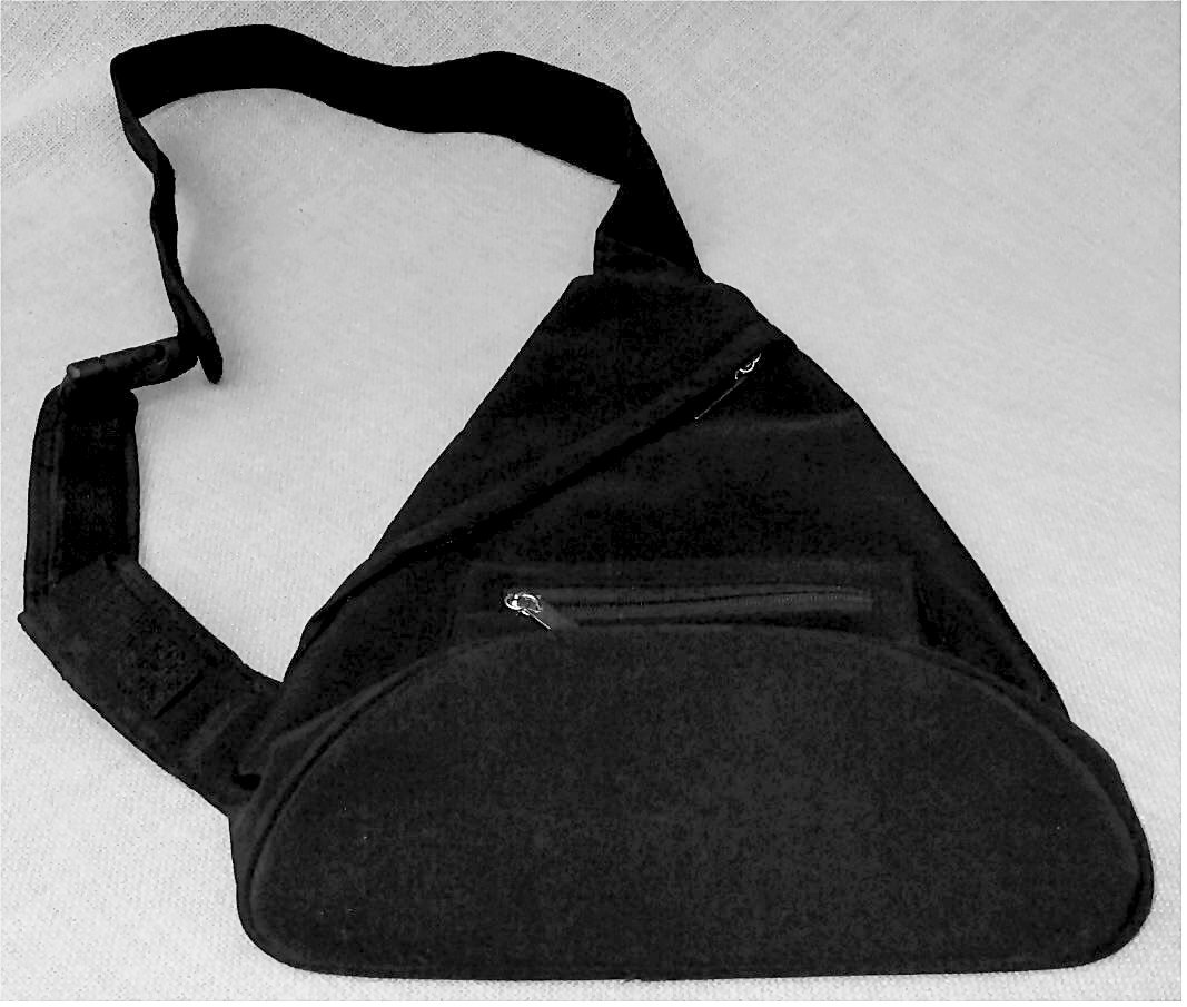 schwarze 3eck Umhängetasche