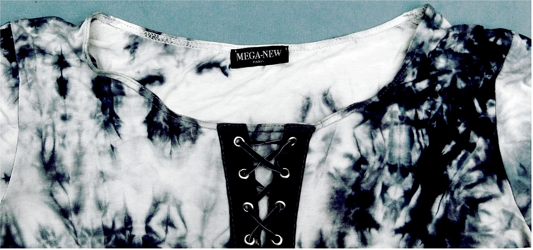 Damen-Shirt von Mega-New Paris - Größe 44 - blau-weiß gemustert - Mit aufgesetztem Schnürband