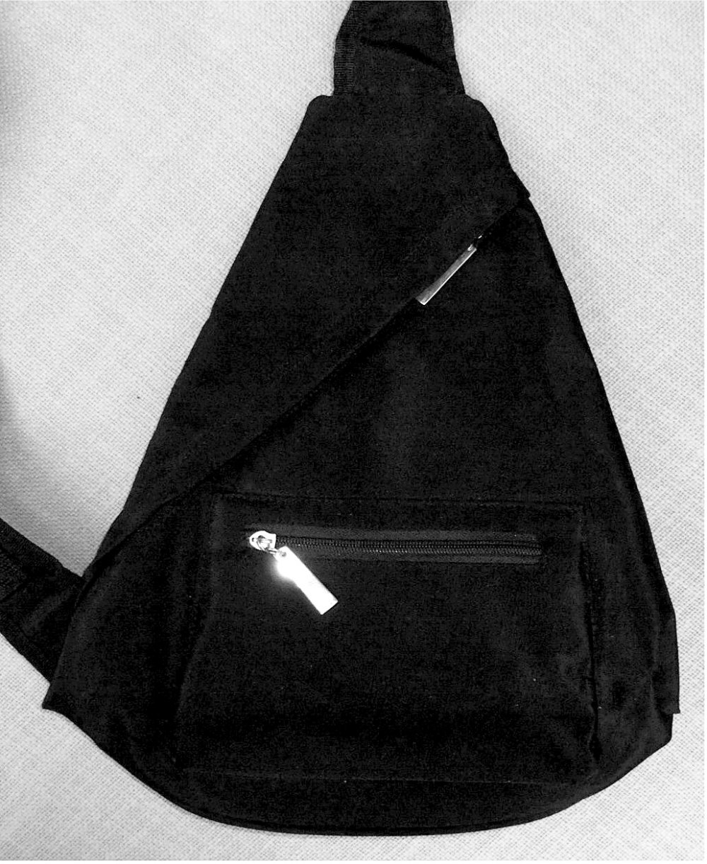 schwarze 3eck Umhängetasche