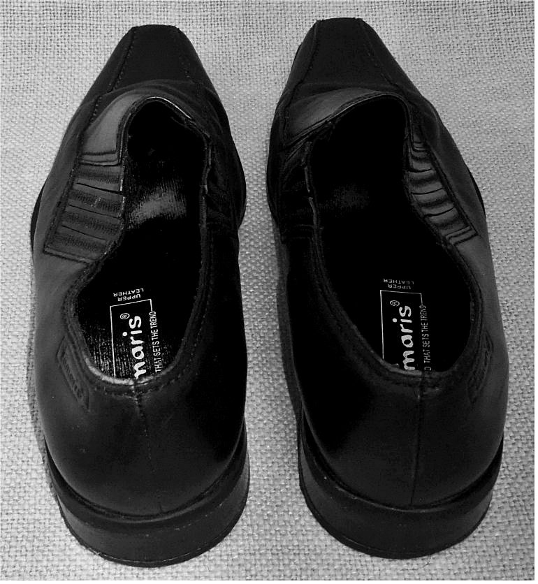 Damen-Schuhe von Tamaris - Obermaterial Leder - Größe 38 - schwarz