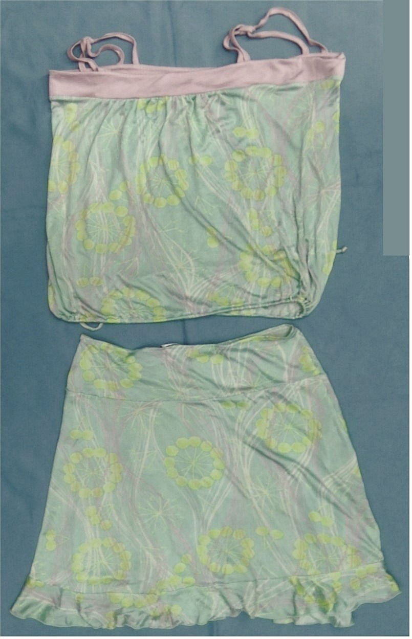 Top / Rock Kombination von Kookai - Größe 3 und 2 - grüngelb gemustert