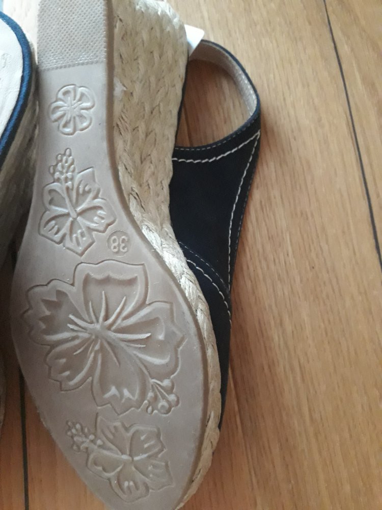 Peeptoes Sandalen Keilabsatz NEU Echtleder 38 Leder Janet D. Deichmann