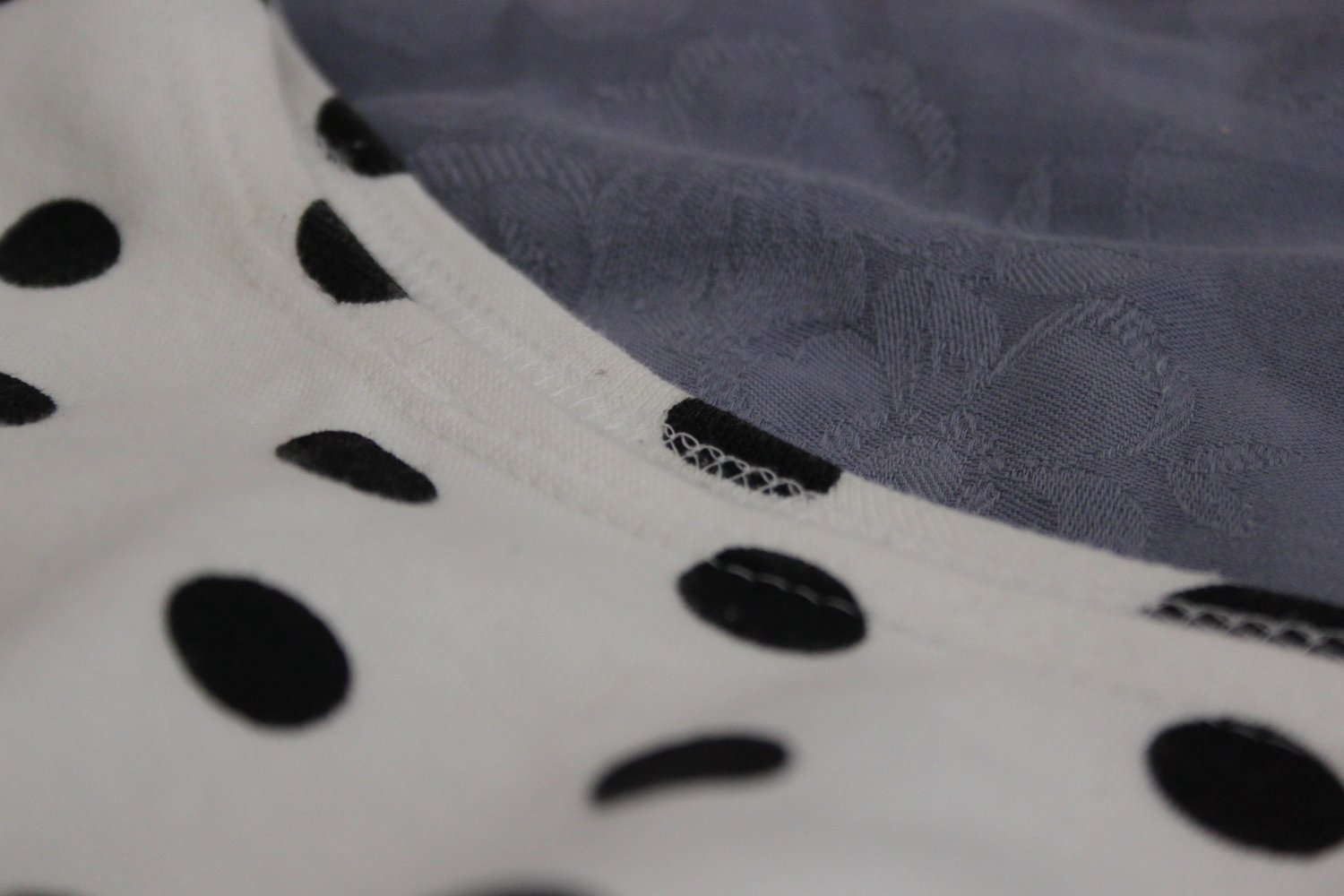 Stretchiger Pünktchenbody in Schwarz/Weiß *Vintage*