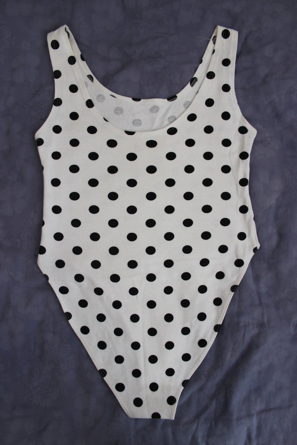 Stretchiger Pünktchenbody in Schwarz/Weiß *Vintage*