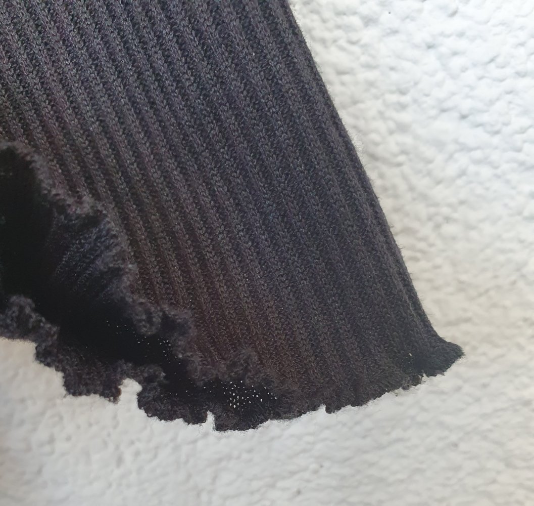 Schwarzes Langarmkleid von H&M Devided Größe 36 gerippt