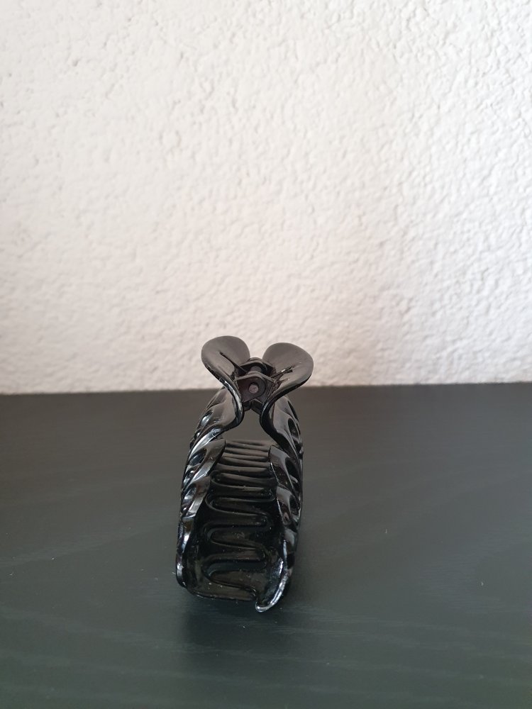 Schwarze Haarspange für dickes Haar