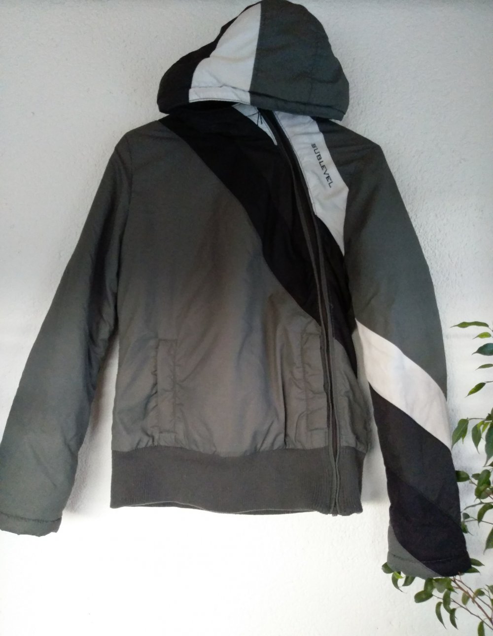 Schwarz - graue Winterjacke