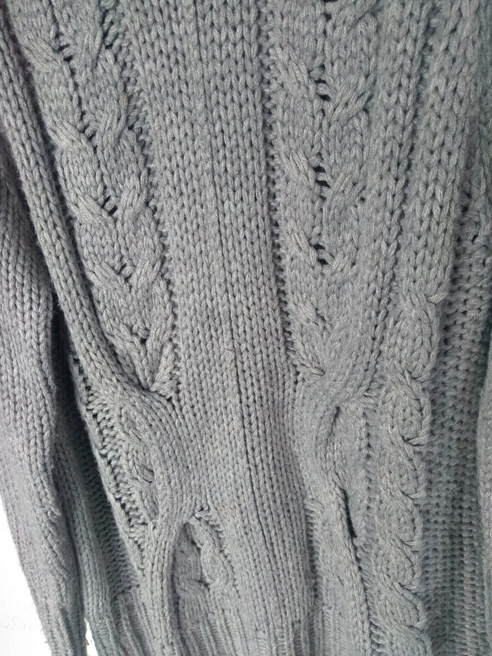 Grauer Strickpullover mit Zopfmuster ca. Größe M von C&A/ Yessica