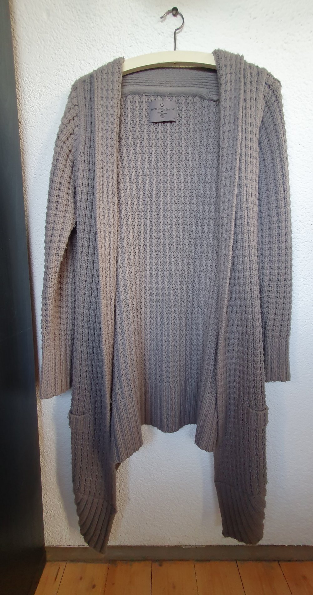 Grauer Strickcardigan Größe S von Vero Moda