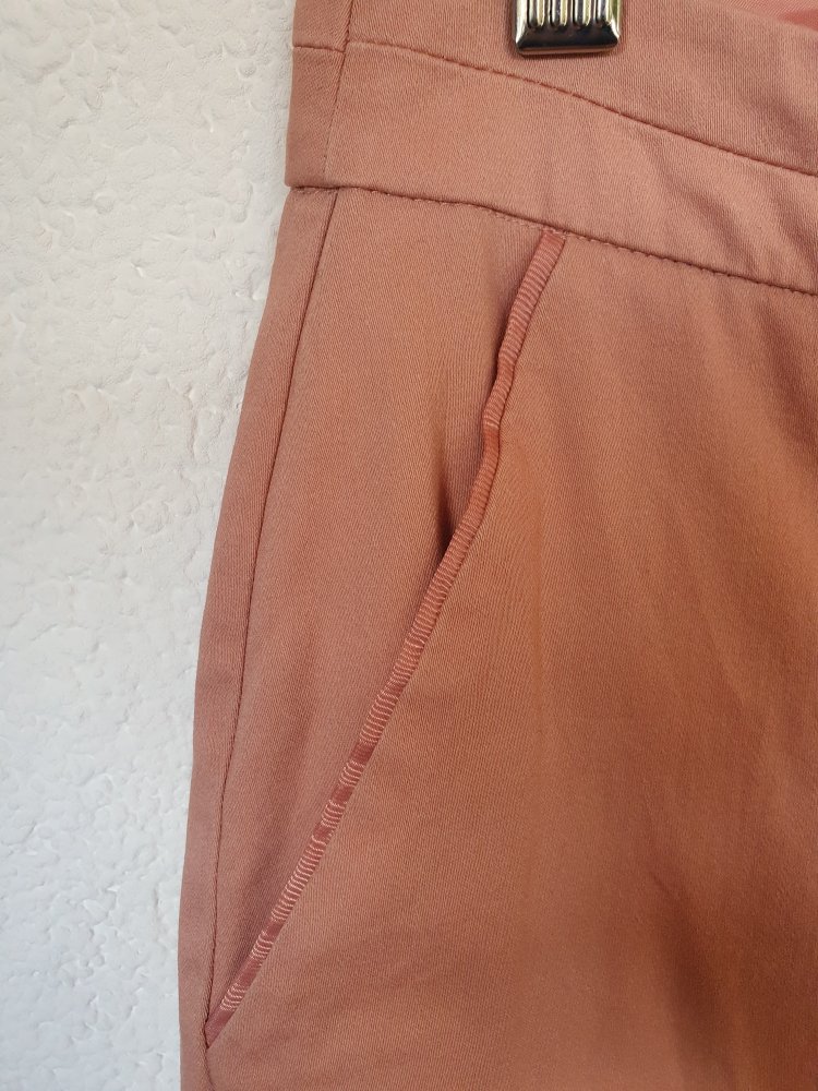 Lachsfarbene Chino von Atmosphere Größe 42