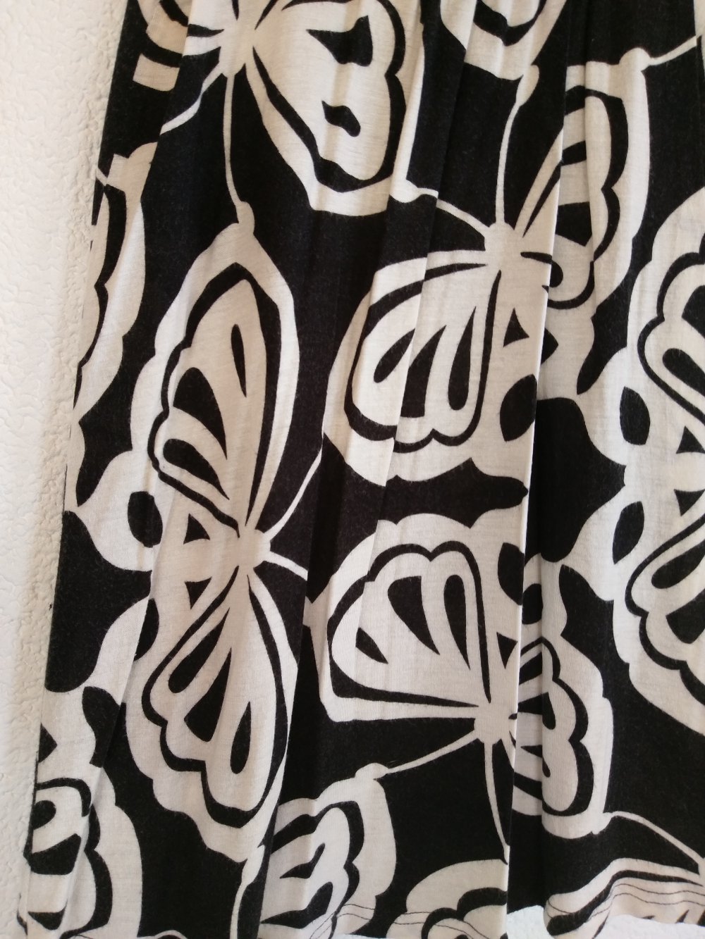 Top mit schwarz - weißem Schmetterlingsmuster Größe S