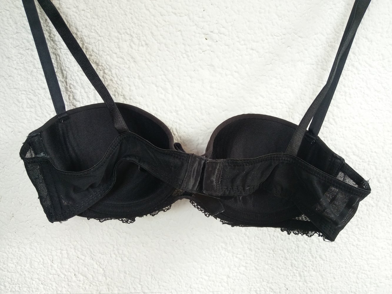 Schwarzer Spitzen-BH ca. Cup-A