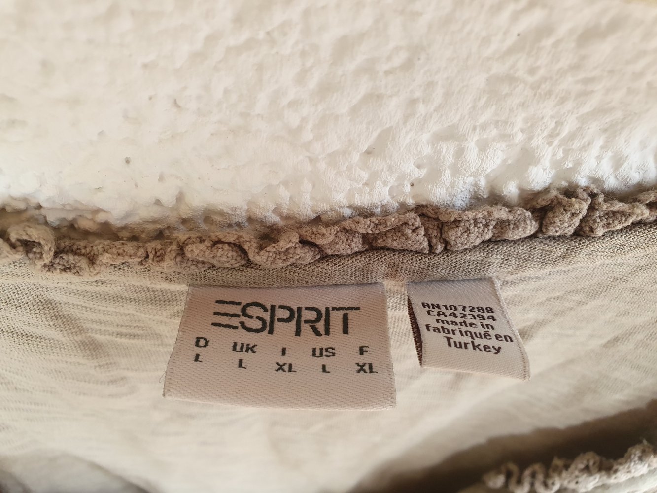 Beigefarbenes Top von Esprit Größe L