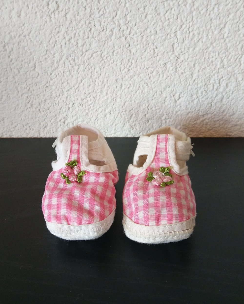 Weiß & rosa-karierte Babyschuhe Größe 1