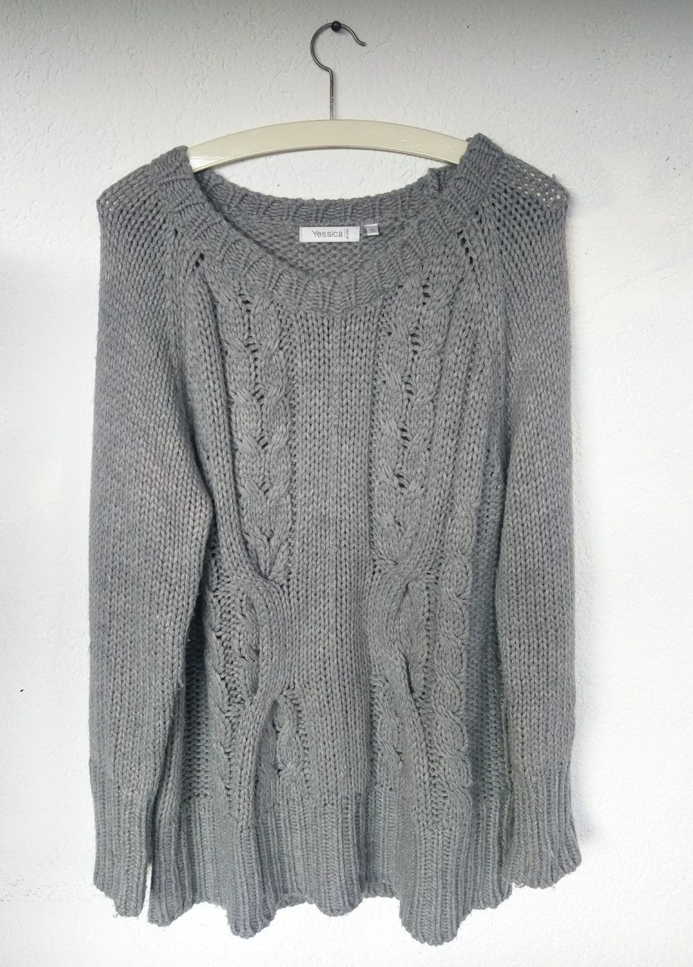 Grauer Strickpullover mit Zopfmuster ca. Größe M von C&A/ Yessica