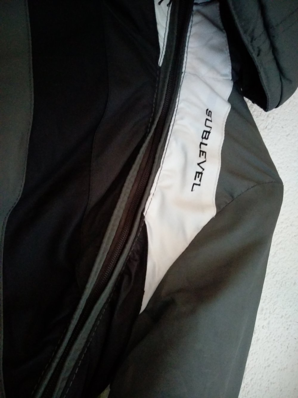 Schwarz - graue Winterjacke