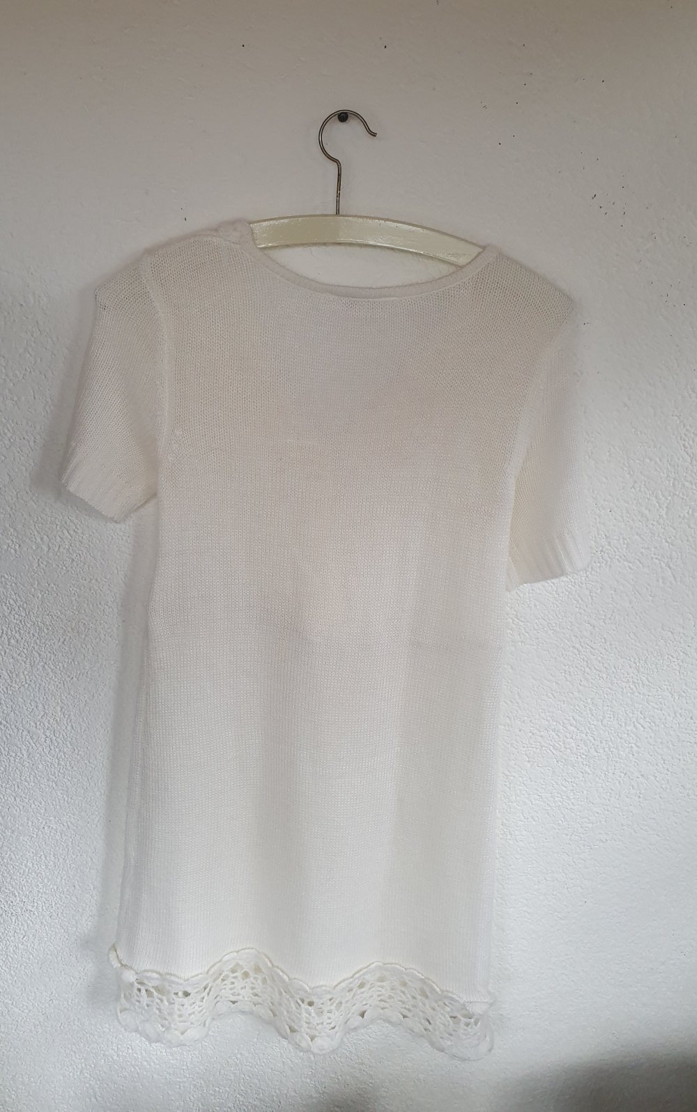 Weißes Kleid mit Spitze