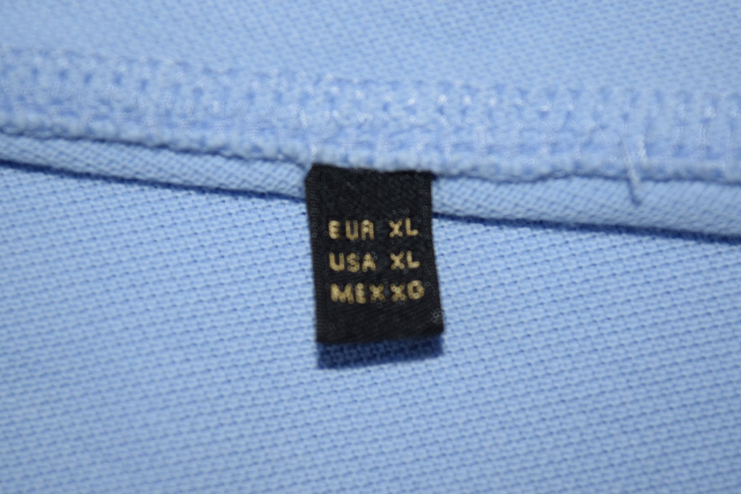 Sky Blue Poloshirt mit Stehkragen von Massimo Dutti