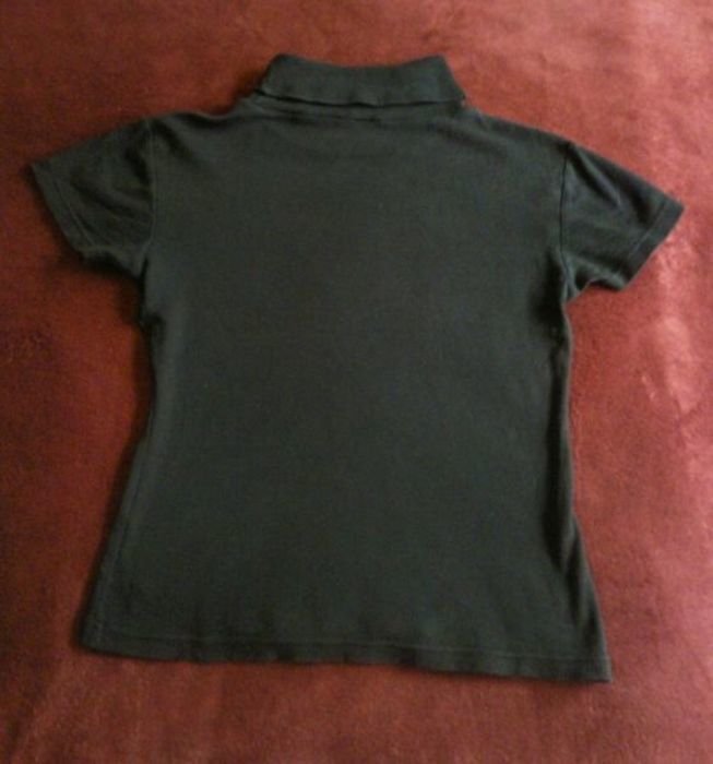 Schwarzer Kurzarm-Rolli von