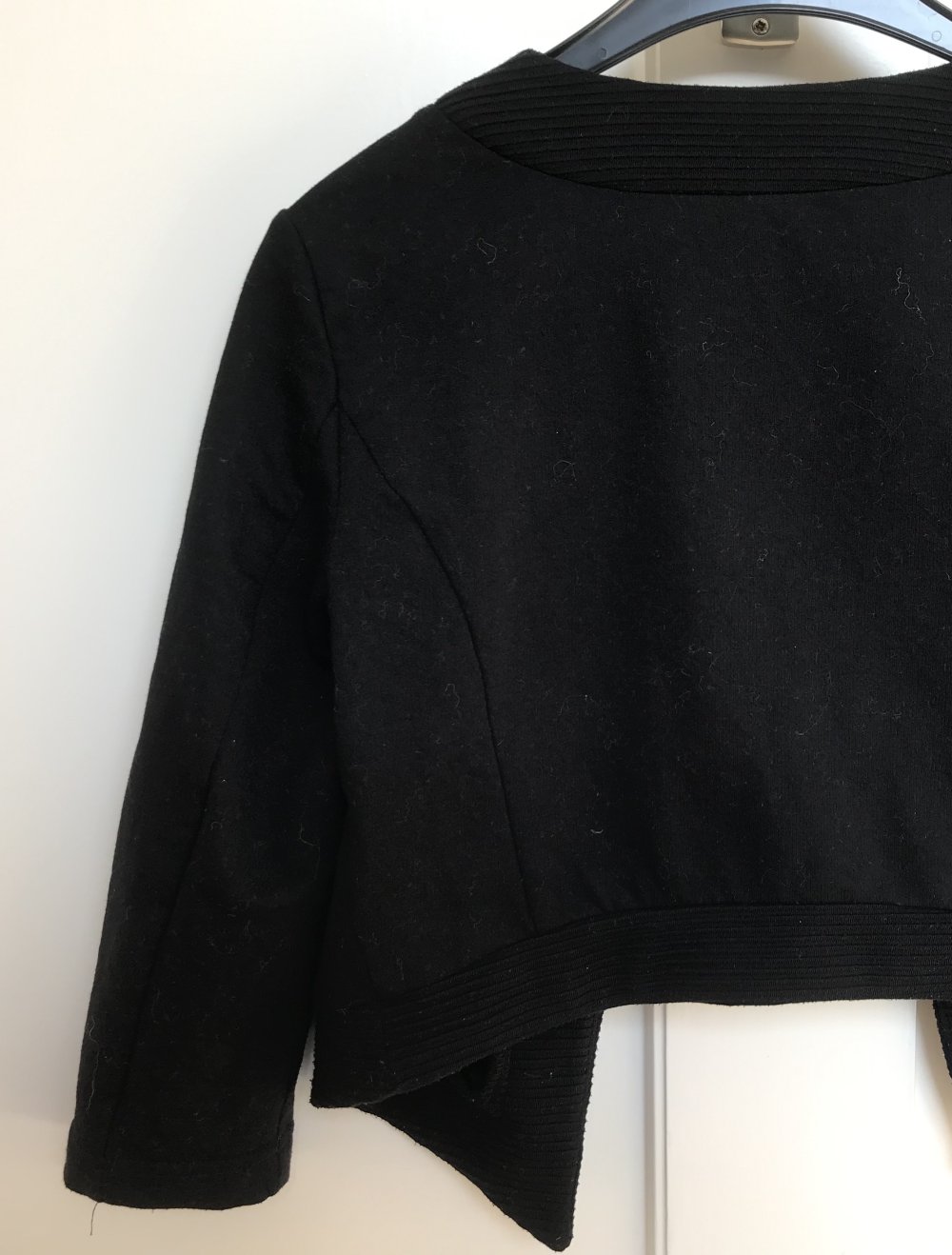 Kurzes Jäckchen schwarz