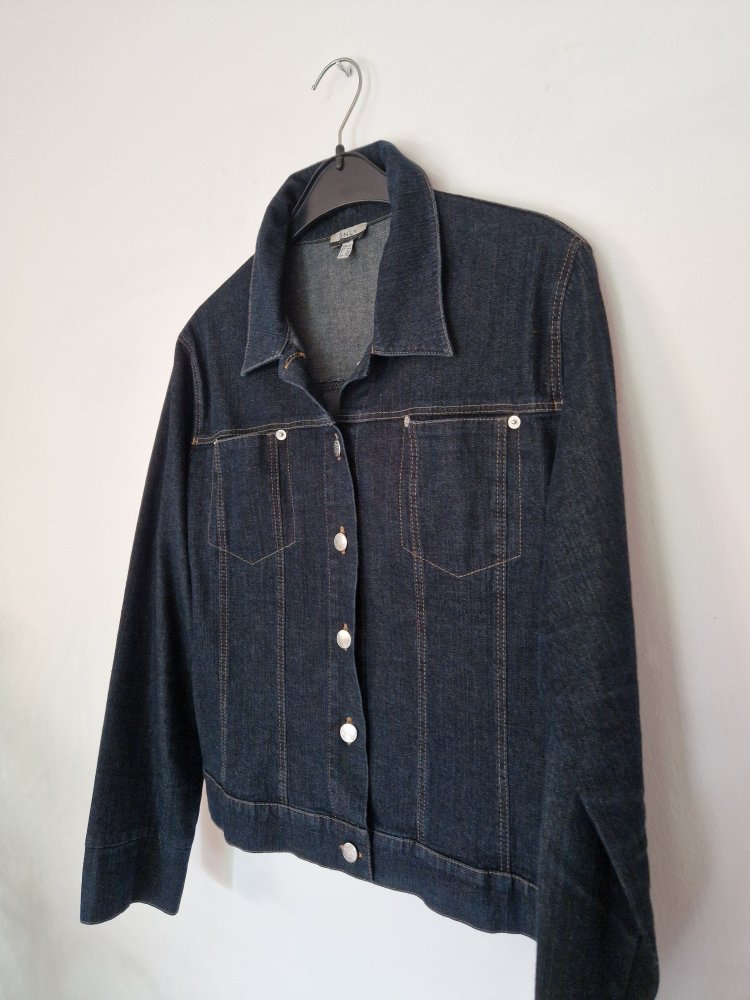 Neuwertige Jeansjacke von Only Gr. 42