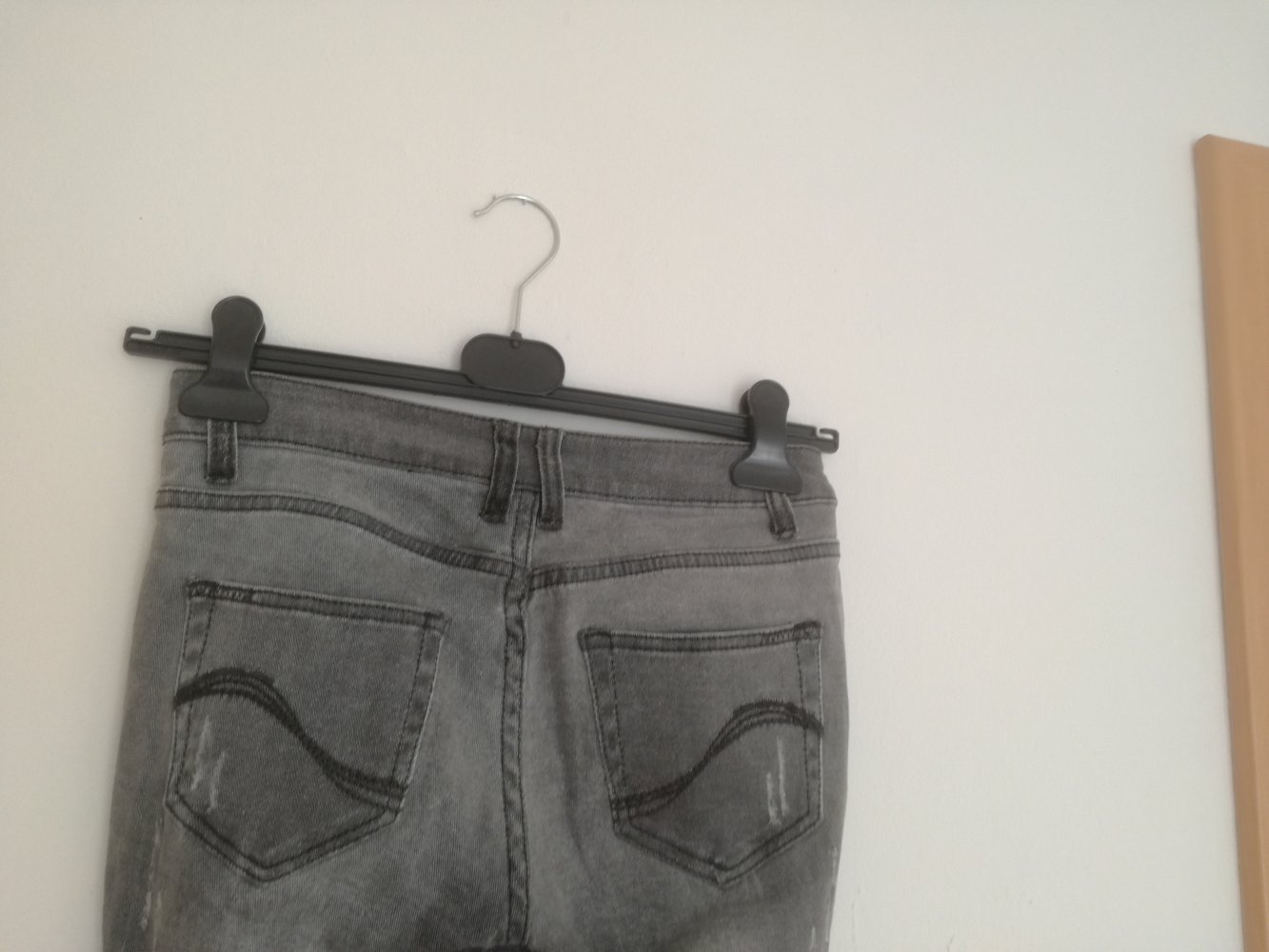 Graue Jeans used Look schöne Waschung