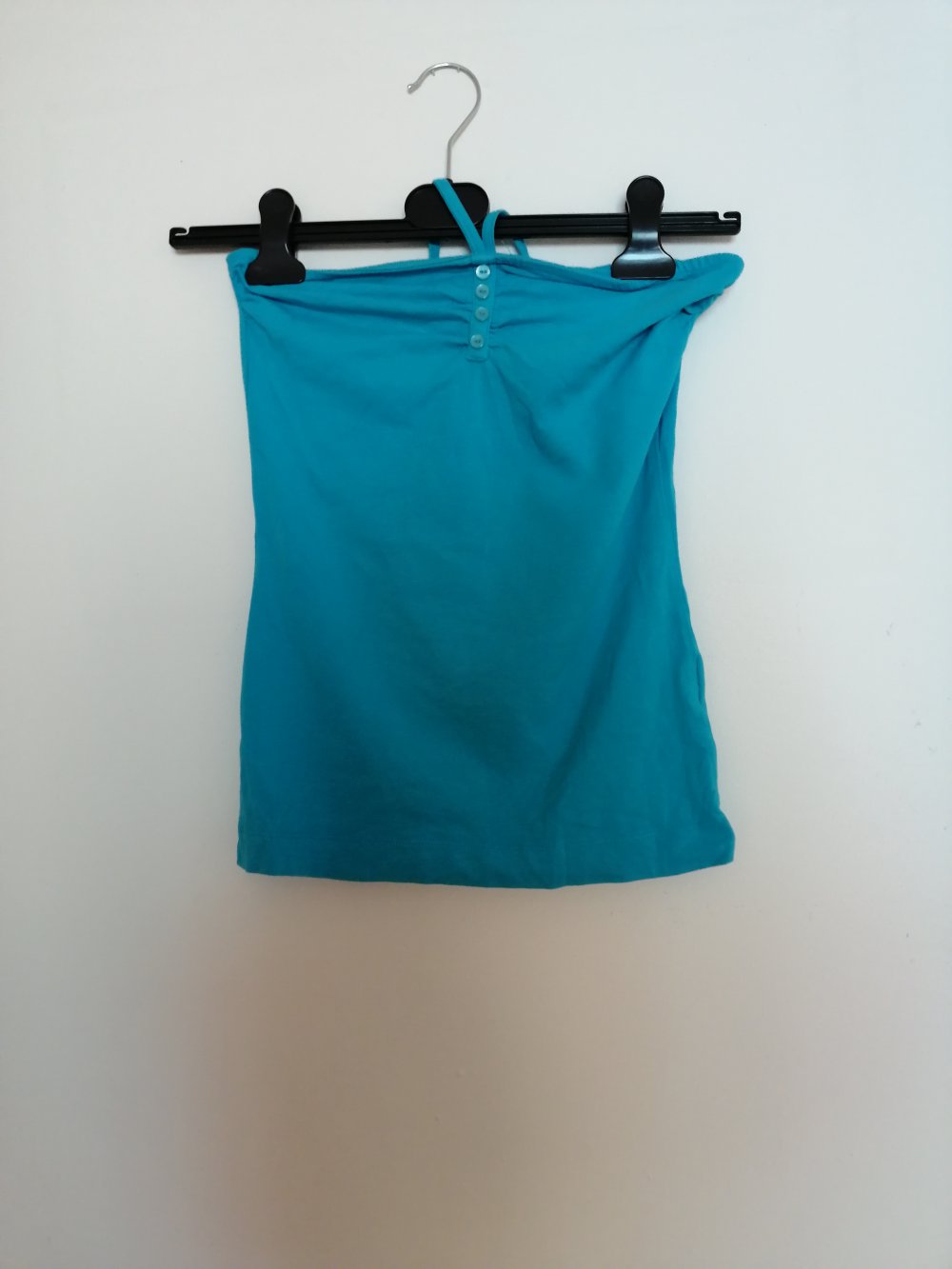 Blaues neckholder Top mit Knopfleiste 
