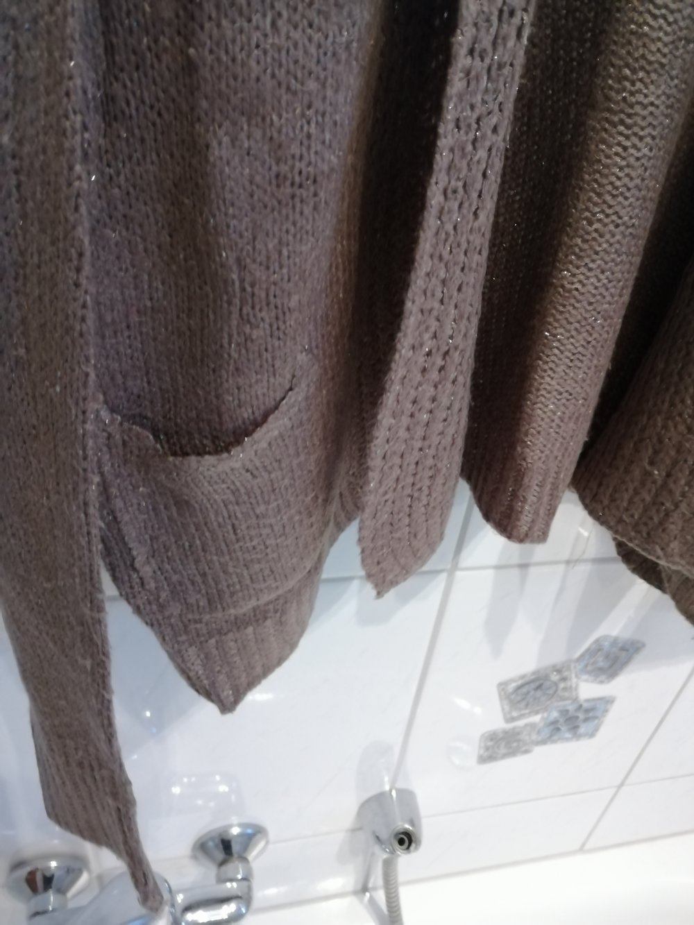 Cardigan mit goldenen Glitzer Fäden khaki