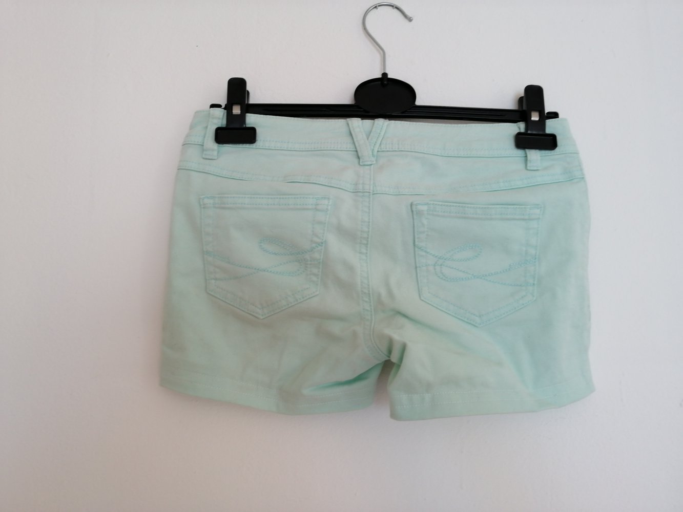 Mintfarbene Shorts EDC Kurze Hose Taschen