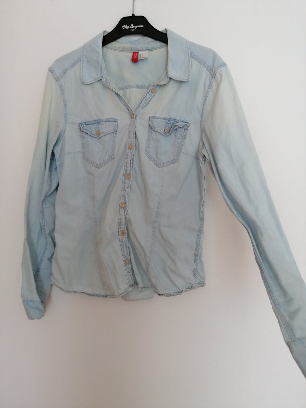 Blaue Jeansbluse von H & M mit Knöpfen