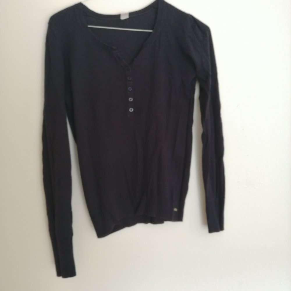 Toller dunkel blauer Pullover s.Oliver mit Knöpfen