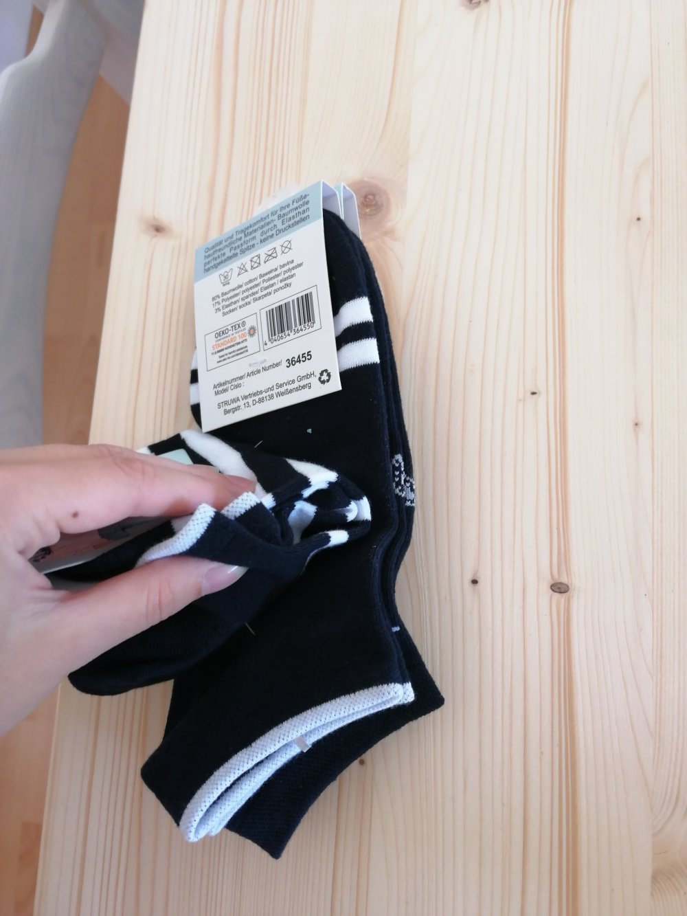 Neue Socken 3 Paar dunkel mit Muster weiß Strümpfe